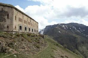 Xtrallusion photo gallery of Italy. Photos, pictures, images and photographs of the Italian Rivieras, the Italian Lakes, the Italian Alps, the Cinque Terre, the Amalfi coast and some of the most beautiful corners of Italy. Plus photos of Italian cities such as Pisa, Milan, Genoa and Rome.